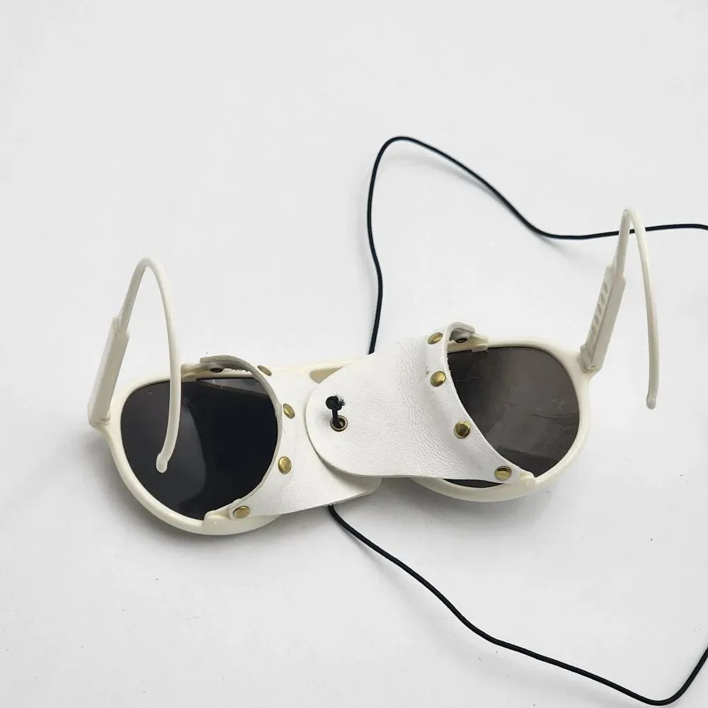 Vintage Unisex‎ Pre-Owned Mountaineering Sunglasses Made in France (Read)